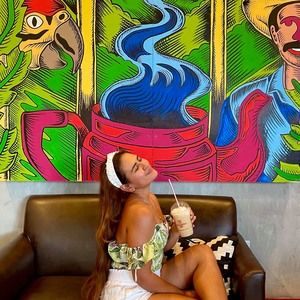 Meet your Posher, Alexandra